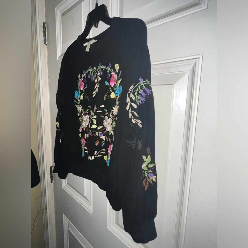 Embroidered sheer top - Picture 3 of 4